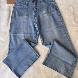 Allabreve Women's Cropped Blue Jeans Size 10